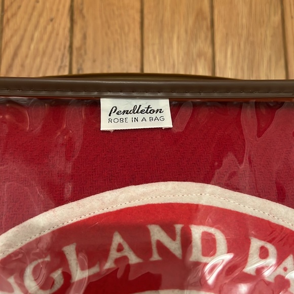 Rare Vintage NFL New England Patriots Pendleton Wool Stadium Blanket Robe in Bag - Picture 2 of 4